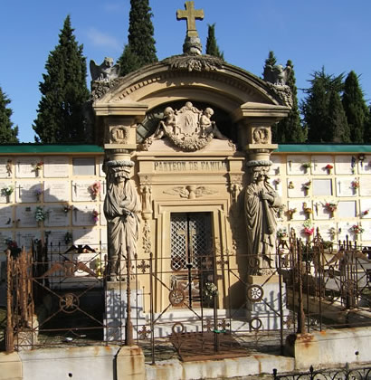 Tumba del Marqués de Romeral en el Cementerio actual de Logroño